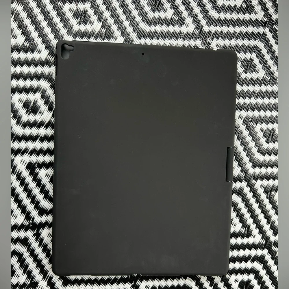 Lenrich iPad Keyboard and Hard Case